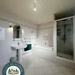 Le Zoe Apartment *